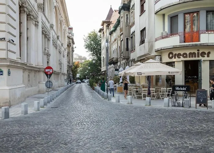 Apartment Atheneum Star