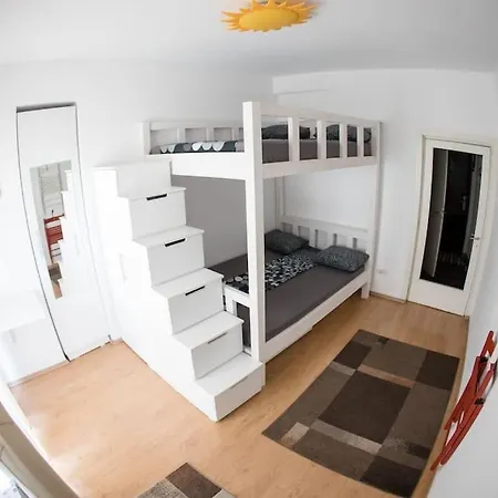 Atheneum Star Apartment